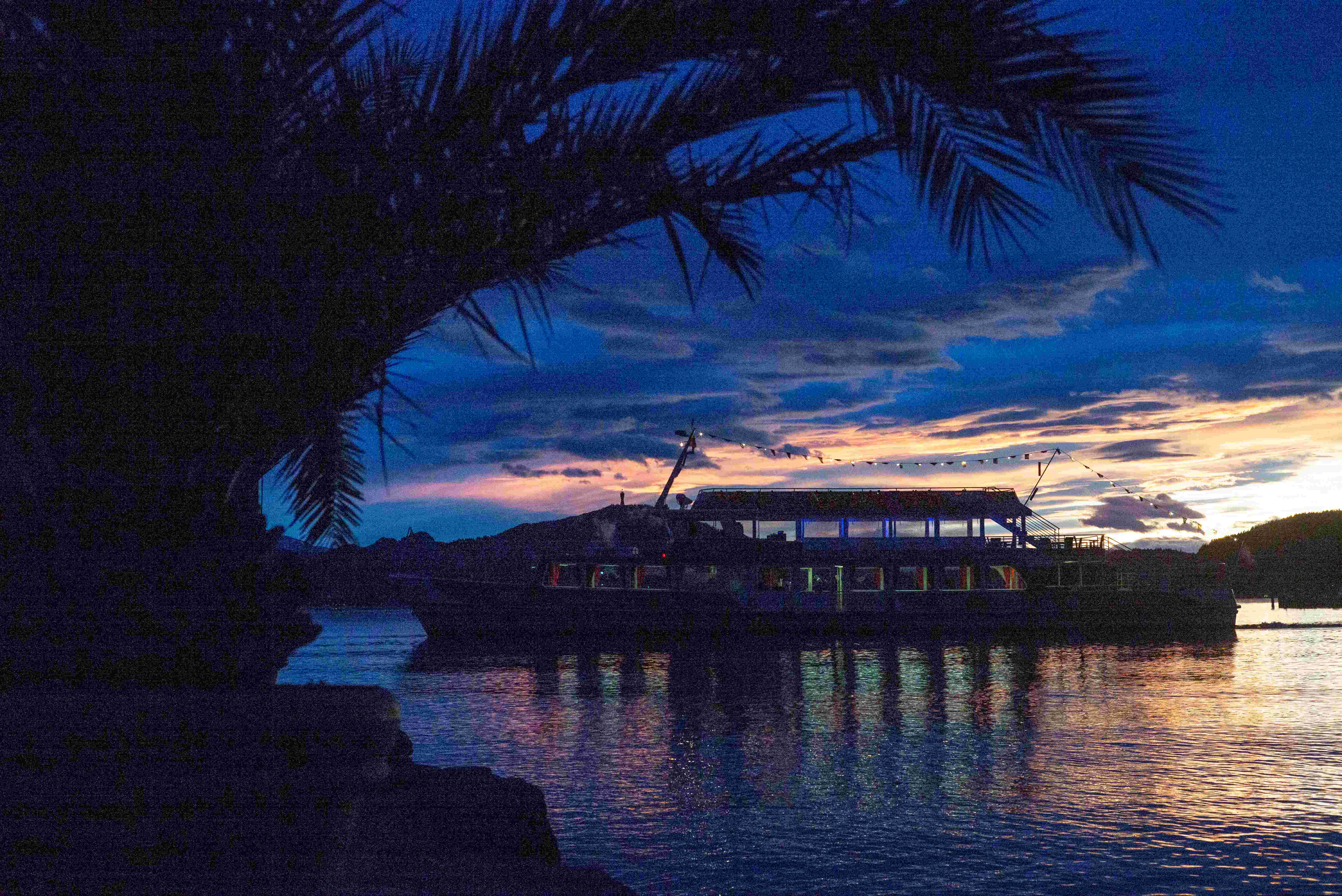 Wörthersee Schifffahrt am Metnitzstrand zu blauer Stunde